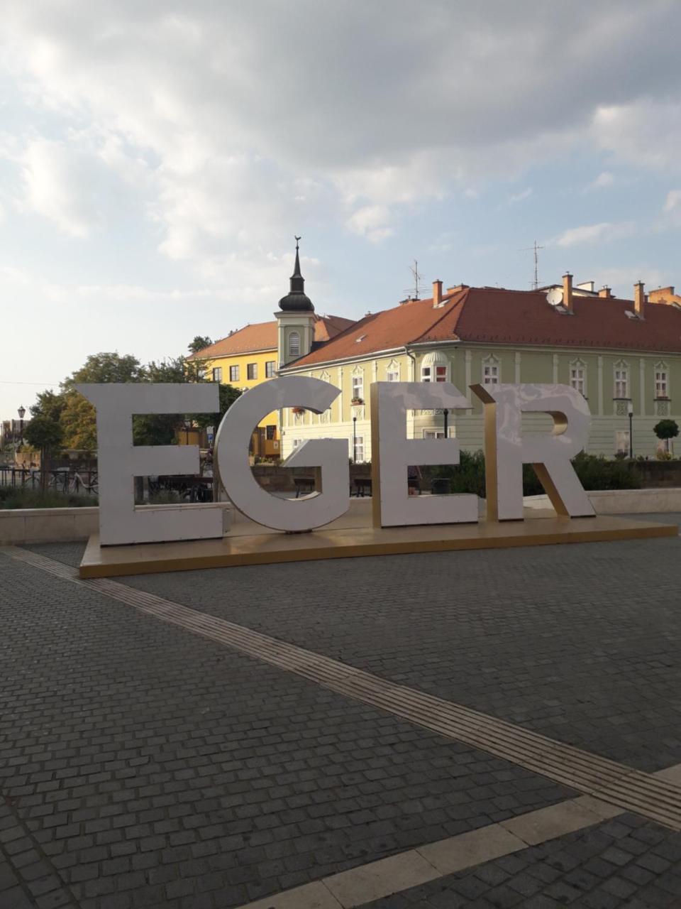 Kodály Apartman Eger Exterior foto